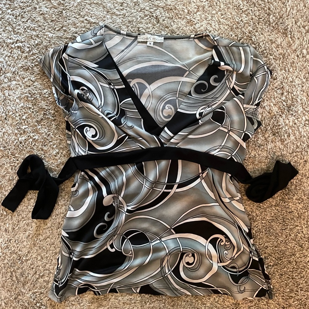 Black, gray and white cute top with tie back
